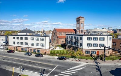 /international/us/128-dean-street-providence-ri-110102656563/