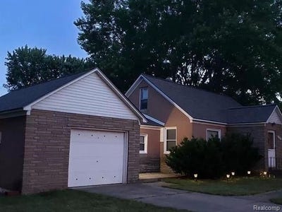 /international/us/2111-w-14-mile-road-royal-oak-mi-110109195148/