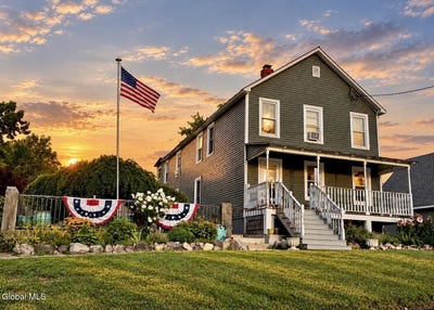 /international/us/47-benedict-street-saratoga-springs-ny-110120589880/