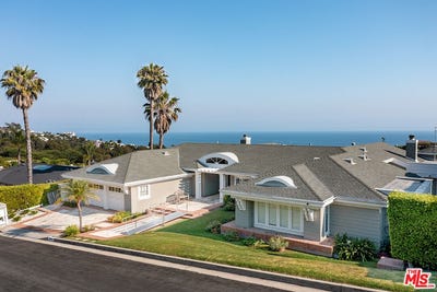 /international/us/18044-sandy-cape-dr-pacific-palisades-ca-110093713937/