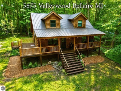/international/us/5875-valleywood-drive-bellaire-mi-110108714173/