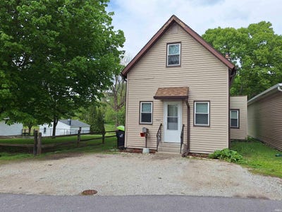 /international/us/1020-green-street-huntington-in-110107859339/