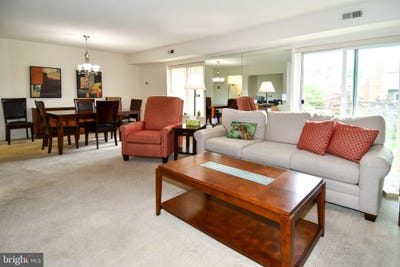 /international/us/3500-forest-edge-drive-silver-spring-md-110099690140/