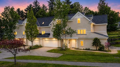 /international/us/20-springbrook-drive-belfast-me-110108543069/