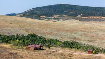 /international/us/3513-county-road-89-red-feather-lakes-co-110101425076/?lang=en