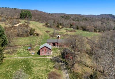 /international/us/21-23-tinker-town-road-dover-plains-ny-110107778457/