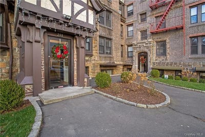 /international/us/240-martine-avenue-white-plains-ny-110109036353/
