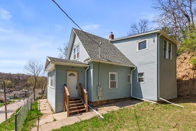 /international/us/214-knepper-street-council-bluffs-ia-110106980979/