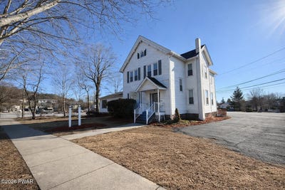 /international/us/601-broad-street-milford-pa-110104901529/