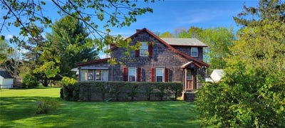 /international/us/154-essex-road-north-kingstown-ri-110103278618/