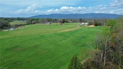 /international/us/184-silver-pine-trail-thurmond-nc-110107309742/