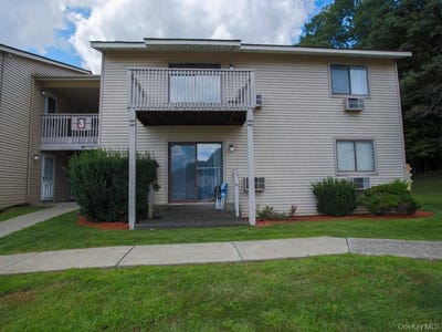 /international/us/226-concord-lane-middletown-ny-110108680473/