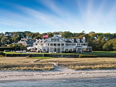 /international/us/155-irving-avenue-hyannis-port-ma-110103720288/