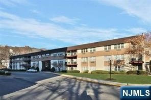 /international/us/1111-river-road-edgewater-nj-110110404539/