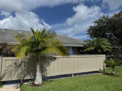 /international/us/3957-nw-cinnamon-tree-circle-jensen-beach-fl-110100752259/