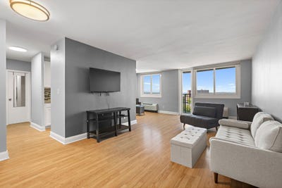 /international/us/100-manhattan-ave-union-city-nj-110108336302/