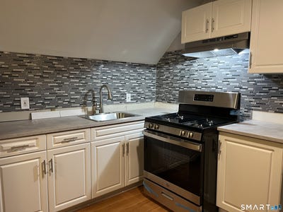 /international/us/105-first-street-hamden-ct-110108578615/