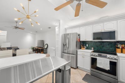 /international/us/1433-captains-walk-fort-pierce-fl-110107983179/