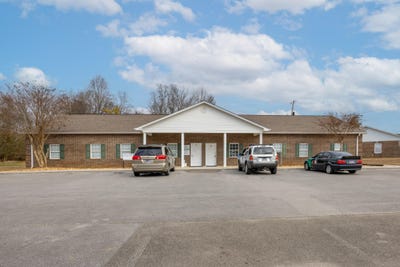 /international/us/305-grady-road-etowah-tn-110104821164/