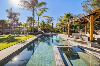 /international/us/220-deer-park-avenue-san-rafael-ca-110100416981/
