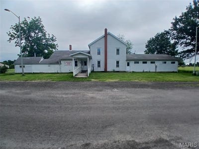 /international/us/1212-pineda-ln-staunton-il-110108346969/