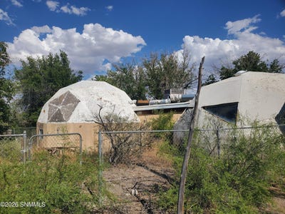 /international/us/13882-n-valley-drive-las-cruces-nm-110108733573/
