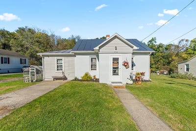 /international/us/514-f-street-staunton-va-110120767496/