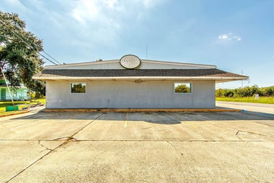 /international/us/13960-w-main-street-larose-la-110103280646/