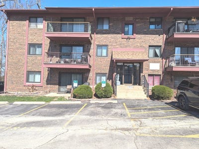 /international/us/8473-archer-avenue-willow-springs-il-110107627088/