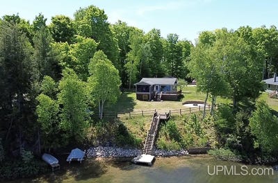 /international/us/6990-w-smith-lake-drive-manistique-mi-110108491520/