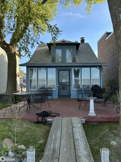 /international/us/487-n-shore-drive-clear-lake-ia-110108073765/