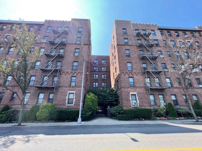 /international/us/167-10-crocheron-ave-flushing-ny-110101142428/