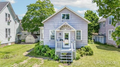 /international/us/605-s-9th-escanaba-mi-110100307008/