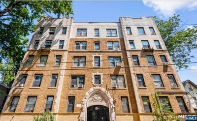/international/us/17-elwood-place-newark-nj-110108573458/