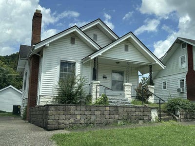 /international/us/614-elm-street-ravenna-ky-110097292348/