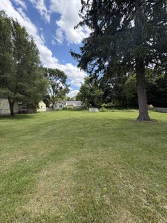 /international/us/284-e-center-street-coloma-mi-110109186046/