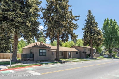 /international/us/110-s-willow-street-jackson-wy-110097532740/