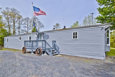 /international/us/213-blossom-lane-blakeslee-pa-110099854094/