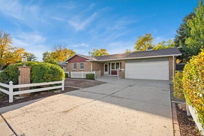 /international/us/3015-n-douglas-ave-loveland-co-110120465509/