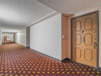 /international/us/725-n-royal-crest-circle-las-vegas-nv-110108805265/