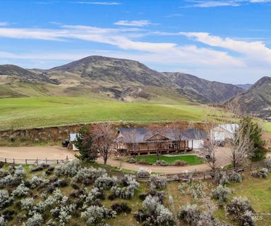 /international/us/12-hunt-rd-horseshoe-bend-id-110099983430/
