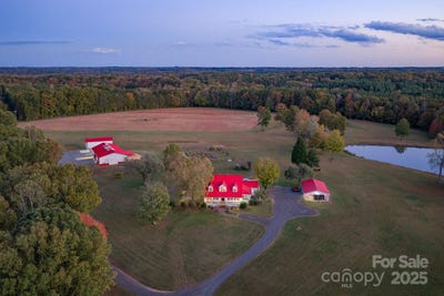 /international/us/1260-beaver-island-trail-road-walnut-cove-nc-110107729728/