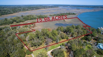 /international/us/7083-whistling-alligator-way-wadmalaw-island-sc-110084819082/?lang=en