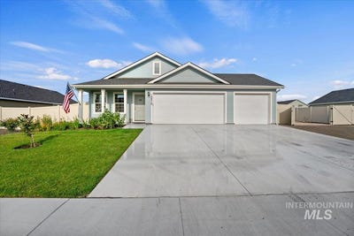/international/us/15215-hanks-way-caldwell-id-110101092110/