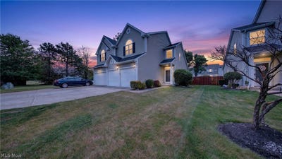 /international/us/23215-chandlers-lane-olmsted-falls-oh-110108628306/