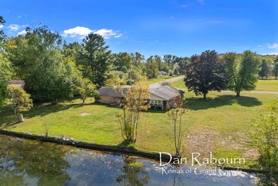 /international/us/3261-river-lane-hastings-mi-110105938365/