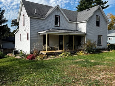/international/us/1225-5th-street-chetek-wi-110120515310/