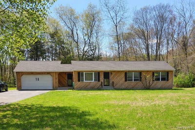 /international/us/16-dove-court-lagrangeville-ny-110107435786/