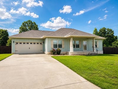 /international/us/8195-shooter-lane-laurel-hill-fl-110108932123/
