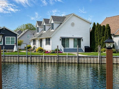 /international/us/1541-n-anchor-port-clinton-oh-110107539831/